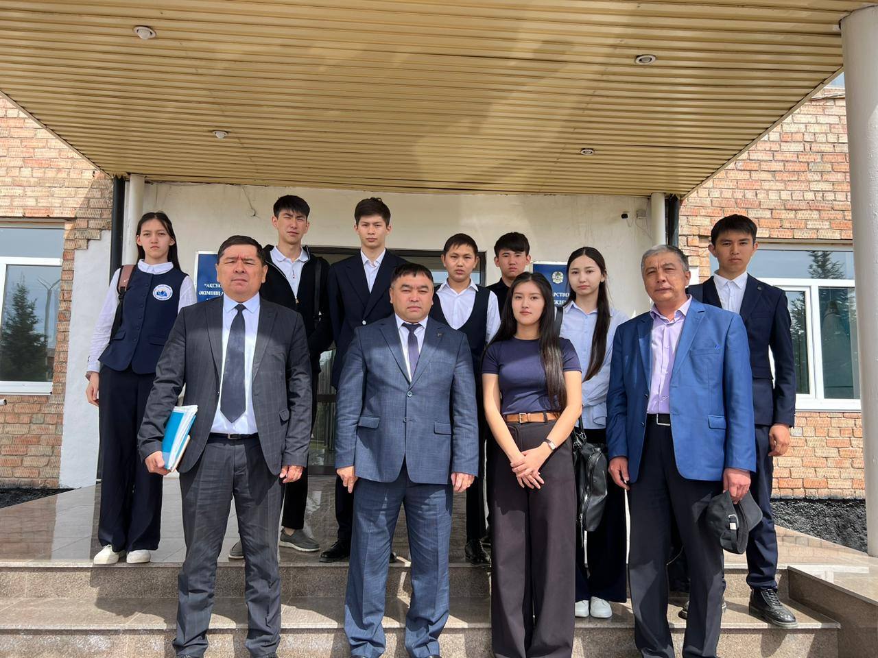Ақсуат ауданы әкімдігінде экскурсия ұйымдастырылды