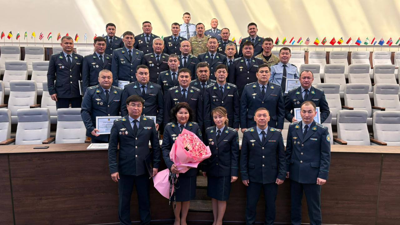 ІІМ Басқару академиясында сертификаттар табысталды