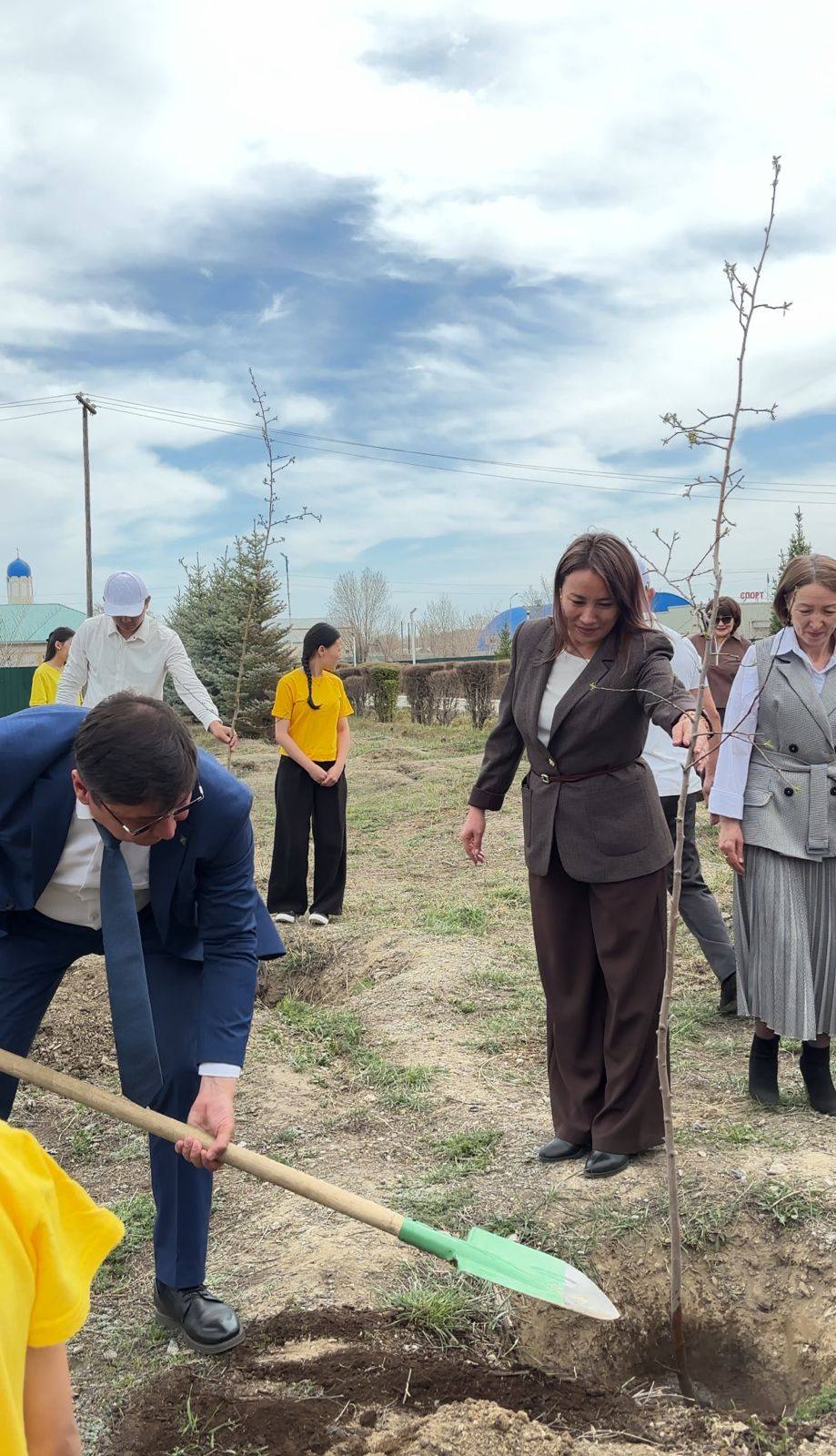 Бауыржан Амангелдіұлы Ердембеков жұмыс сапарымен өңірдегі бірқатар білім беру ұйымдарын аралап, олардың тыныс-тіршілігімен танысты
