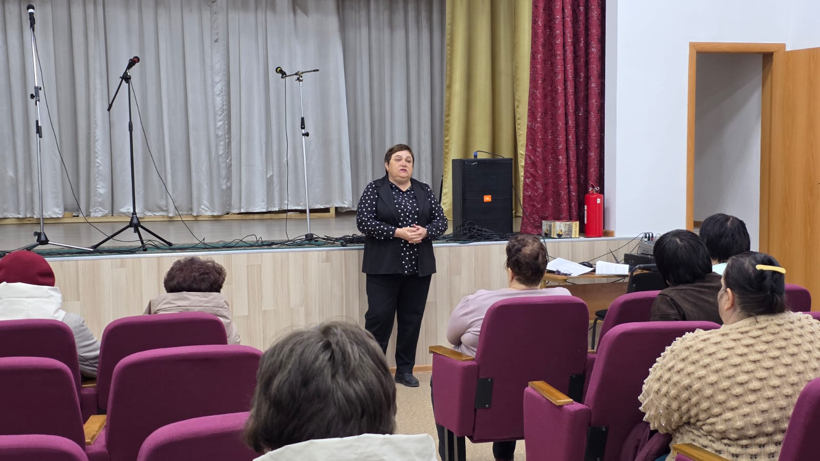 Ауылдық округі әкімінің Верен, Тоғызақ  ауылдарының тұрғындарымен есептік кездесуі