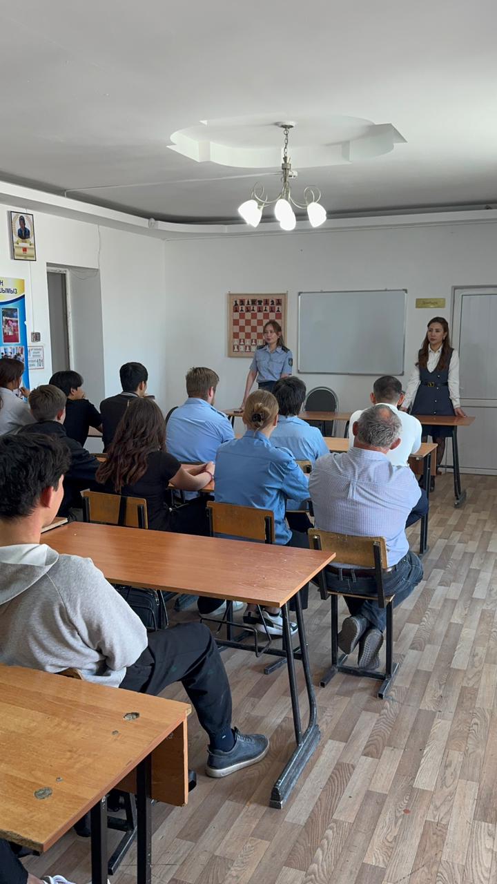 Шу теміржол колледжінің&nbsp; студенттерімен «Заң және тәртіп» қағидаты аясында «Кәмелетке толмағандардың қылмыстық жауаптылығы» тақырыбында кездесу өткізілді.
