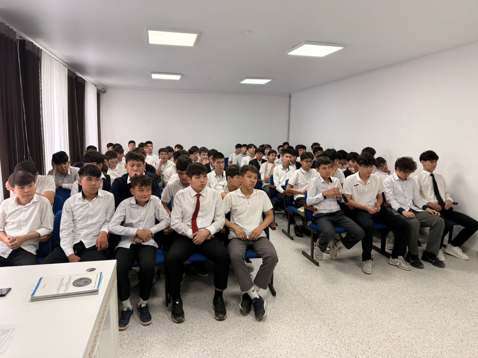 Қызылорда полицейлері білім беру мекемелерінде интернет алаяқтықтың алдын алу бойынша түсіндіру жұмыстарын жүргізді