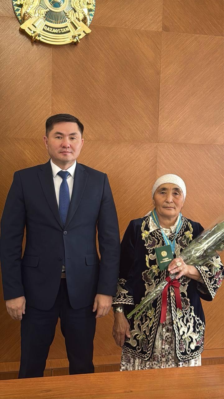 Осакаров аудандық әкімдігінде көпбалалы аналарды марапаттау салтанатты рәсімі өтті