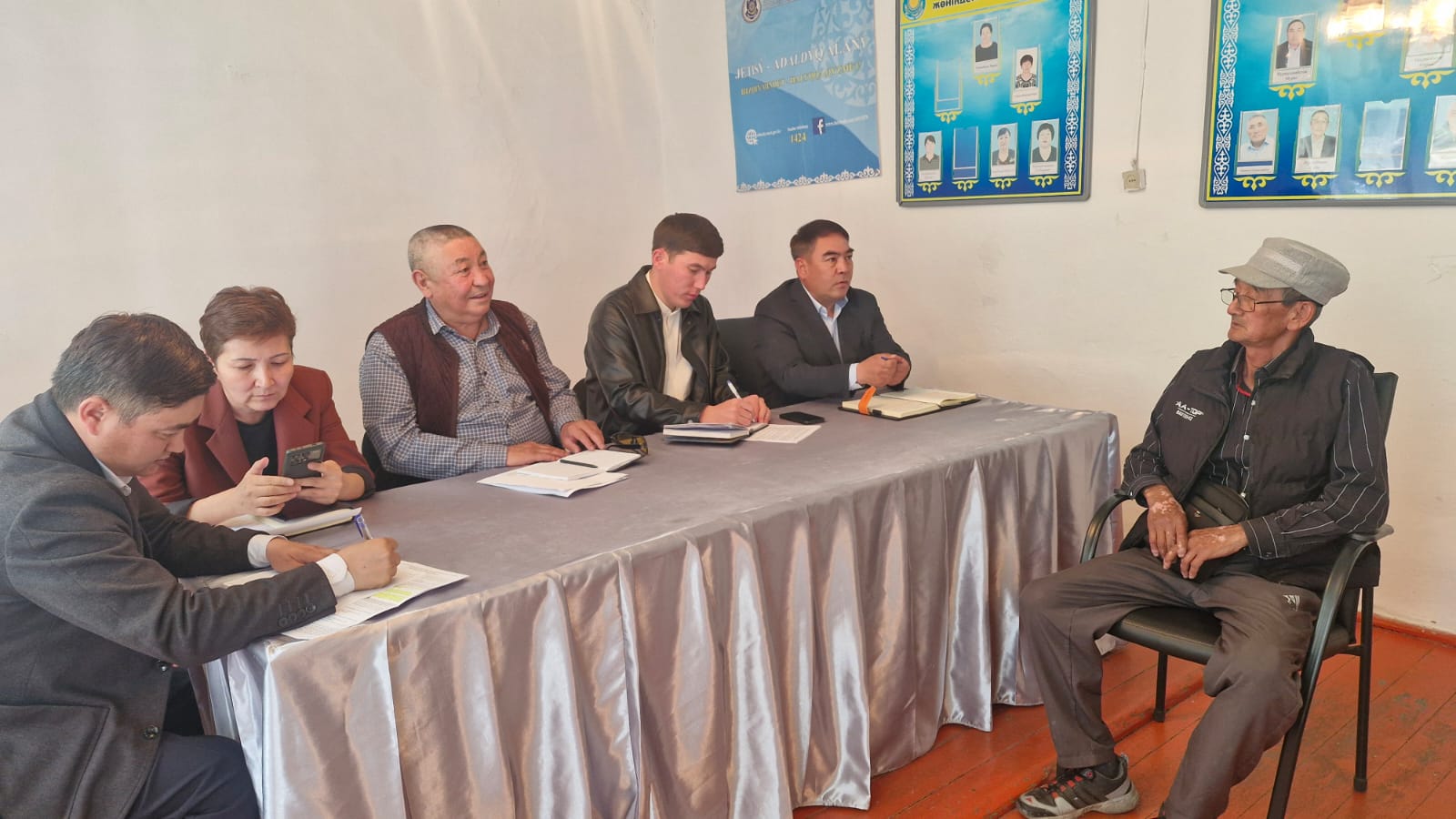 Тастөбе ауылдық округінің тұрғындармен «Ашық есік» күні өткізілді.