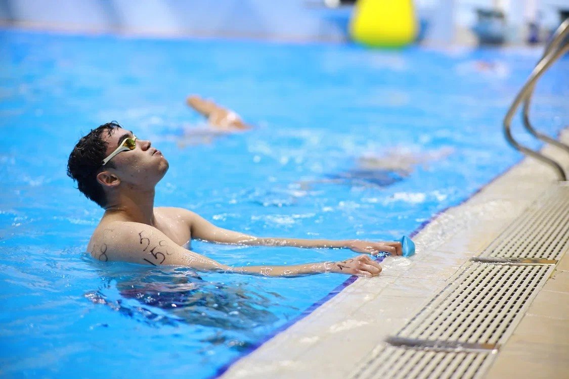 Ұландық спортшы жүзуден жеңімпаз атанды