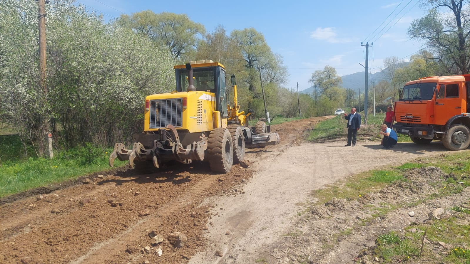 Бибақан ауылындағы жол жөндеу жұмыстары