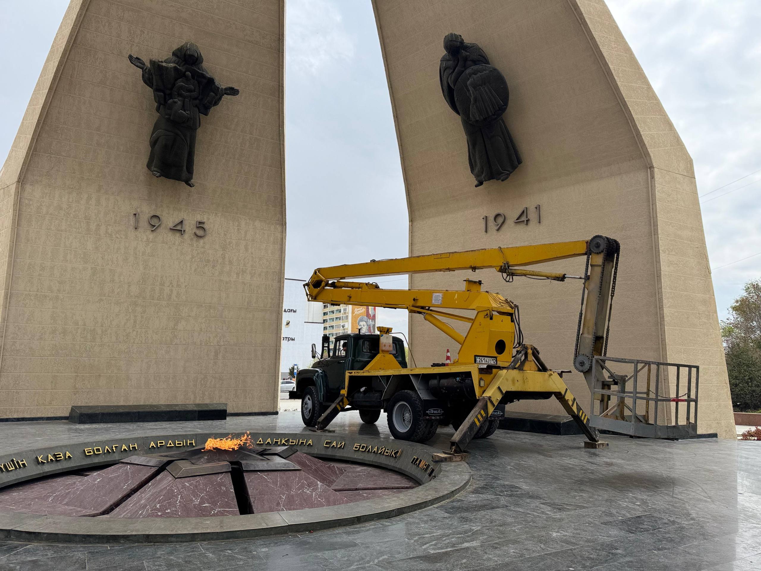 В Актау ведутся работы по благоустройству