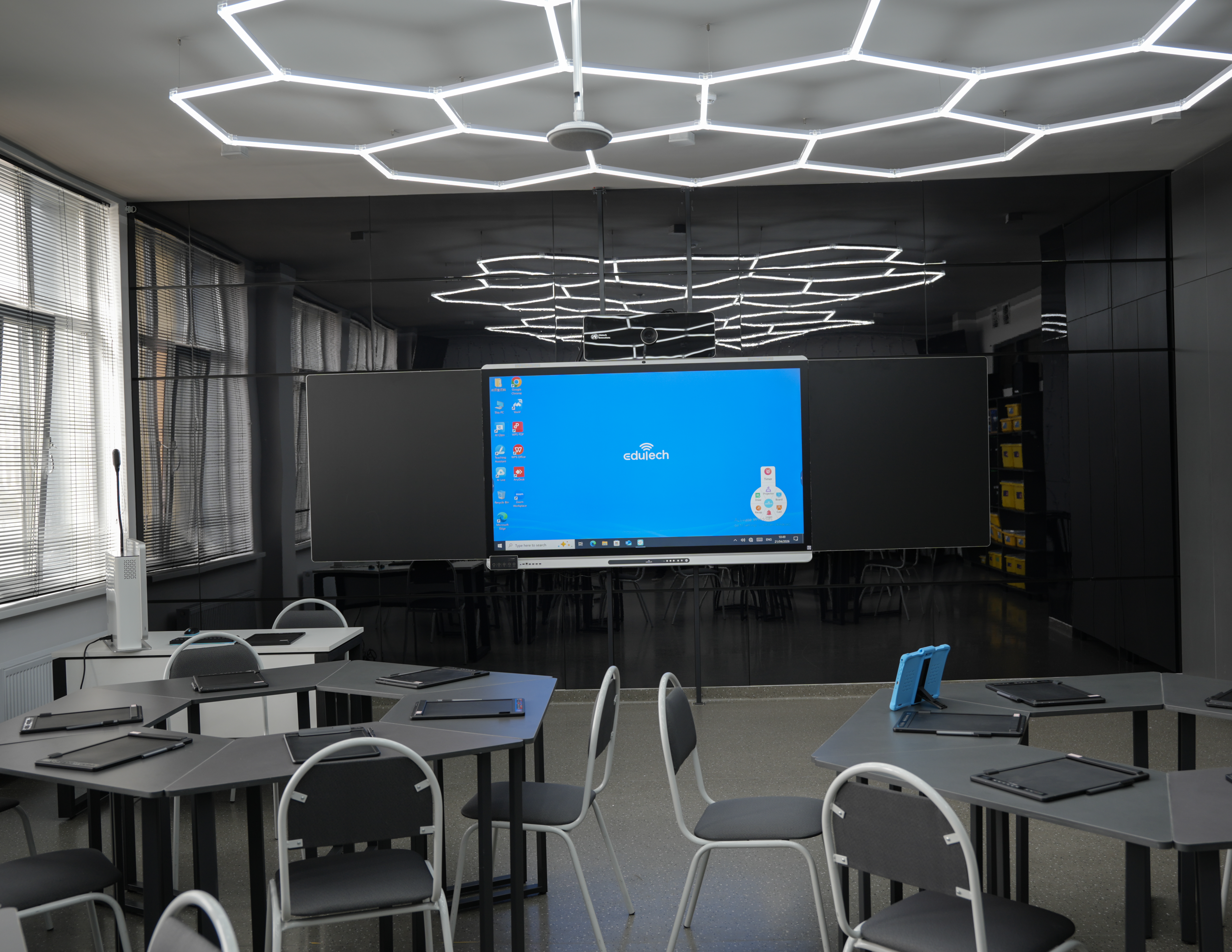 В столичной школе №101 откроется кабинет AI