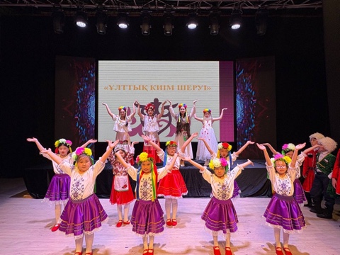 1 мамыр – Бірлік күніне орай ұлттық киім шеруі өтті