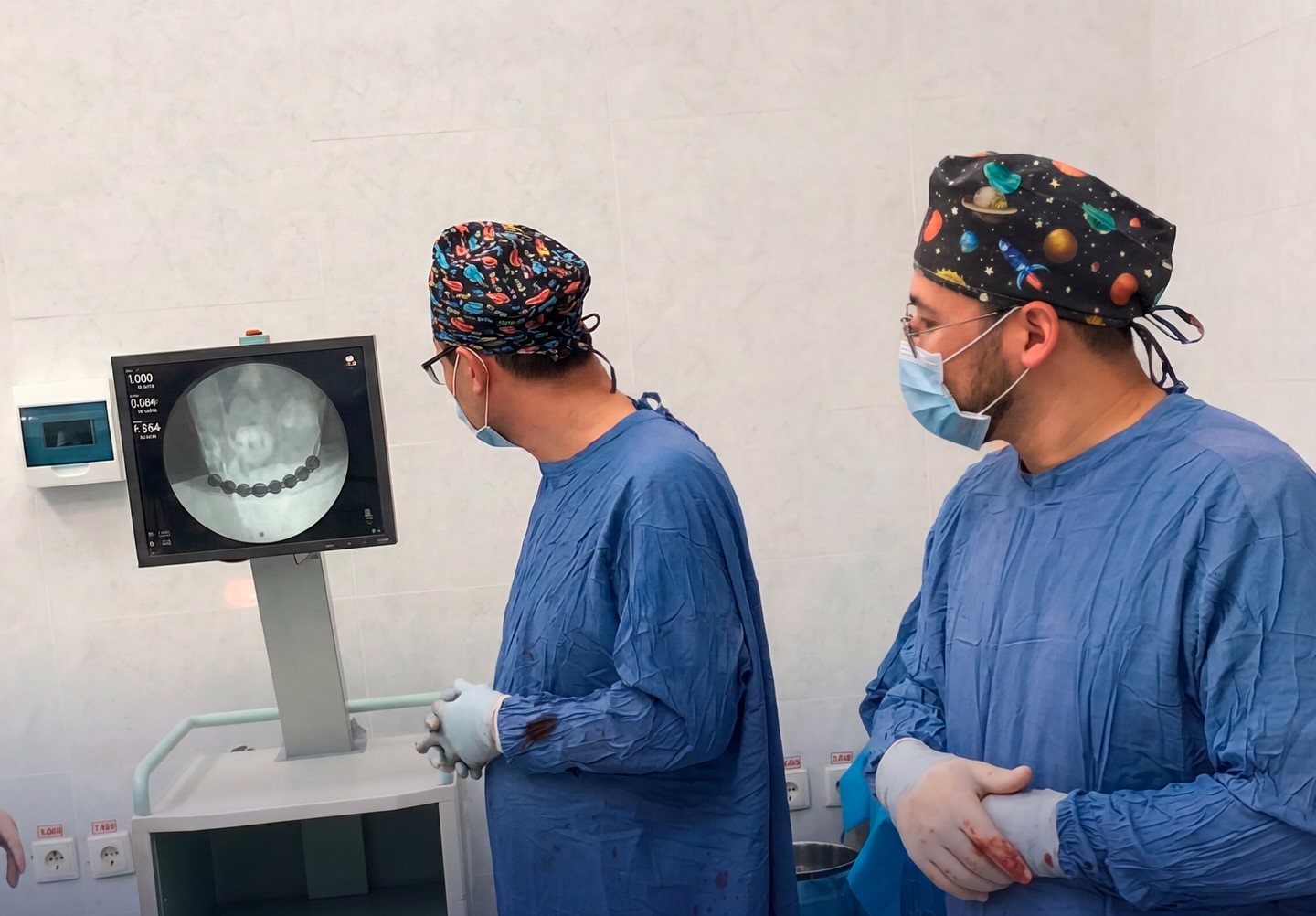 ЖҮРЕ АЛМАЙ ҚАЛҒАН НАУҚАСТЫҢ ЖАМБАС СҮЙЕГІНЕ КҮРДЕЛІ ОТА ЖАСАЛДЫ