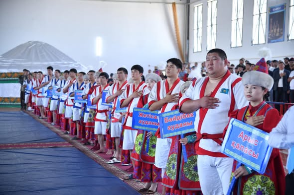 ТҮРКІСТАН: ОТЫРАР АУДАНЫНДА ҚАЗАҚ КҮРЕСІНЕН «ОҢТҮСТІК ҚАЗАҚСТАН» ГАЗЕТІНІҢ ДӘСТҮРЛІ 63-ШІ ТУРНИРІ ӨТІП ЖАТЫР