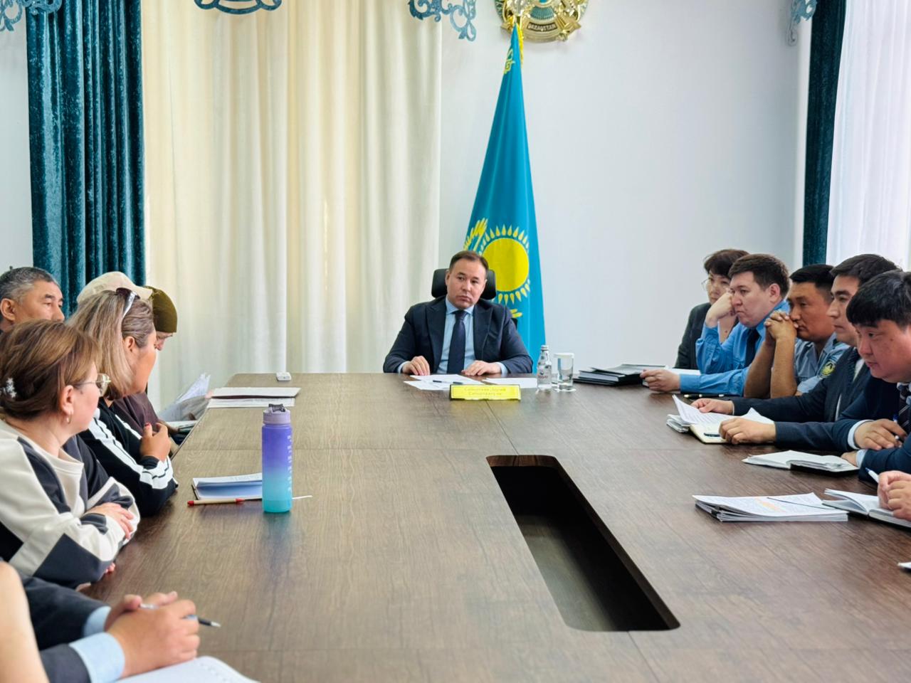 Целиноград ауданының әкімі тұрғындарды жеке мәселелері бойынша қабылдады