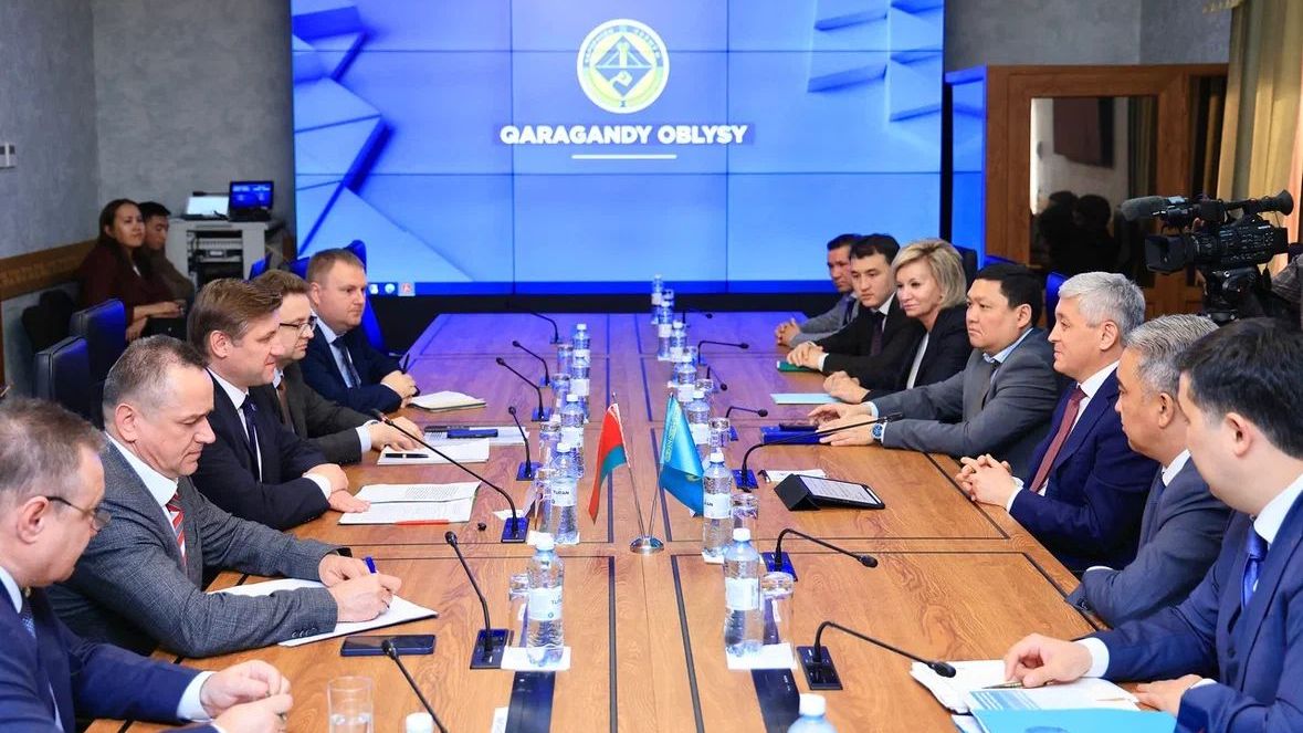 Қарағанды облысының әкімі Беларусь елшісімен кездесті