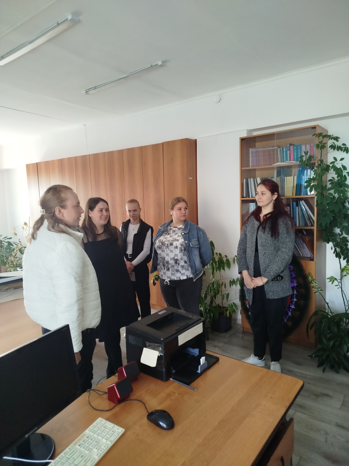 «ҚОМА» КММ «Сарыкөлөңірлікмемлекеттікархиві»филиалыархив қоймасы бойынша шолуэкскурсиясы өткізген.