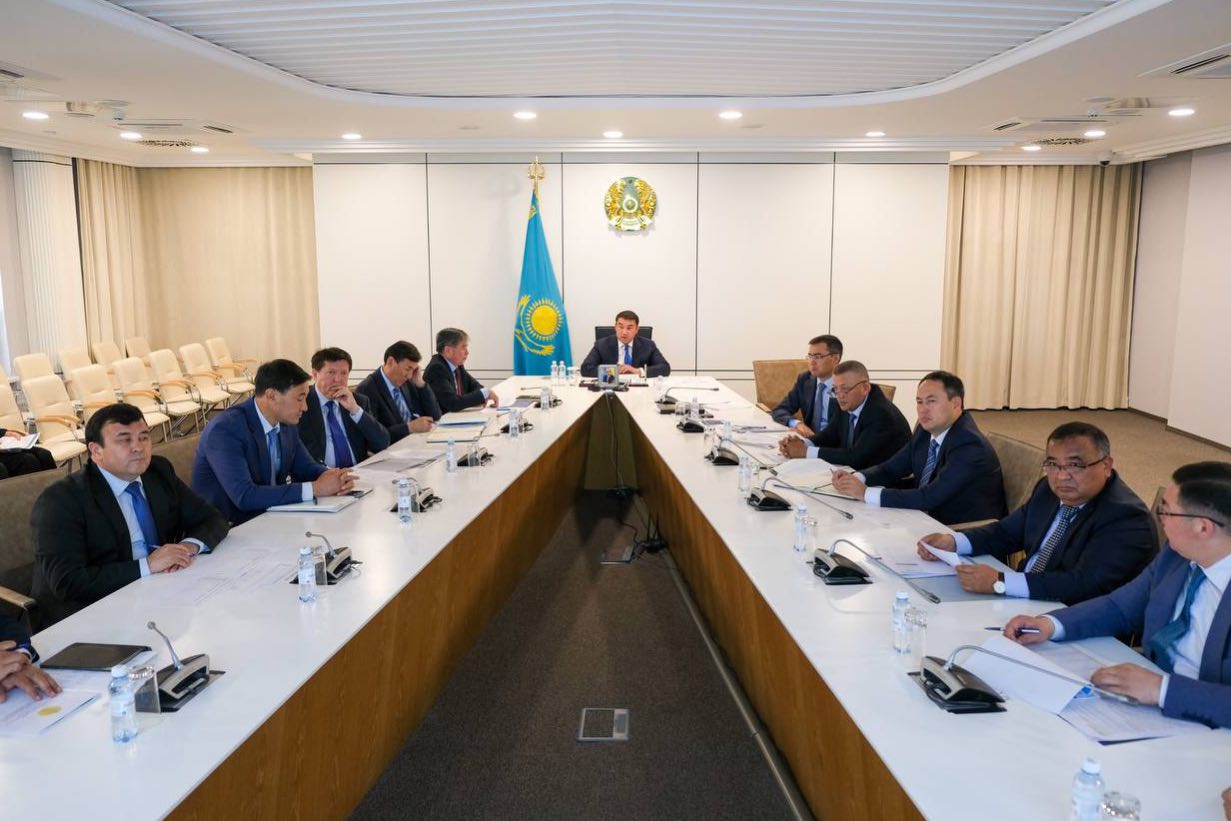 ТҮРКІСТАН ОБЛЫСЫНДА ШЕГІРТКЕГЕ ҚАРСЫ ПРЕПАРАТТАРДЫҢ САПАСЫ ҚАТАҢ БАҚЫЛАУҒА АЛЫНЫП, ЖҰМЫС ЖАНДАНА ТҮСТІ