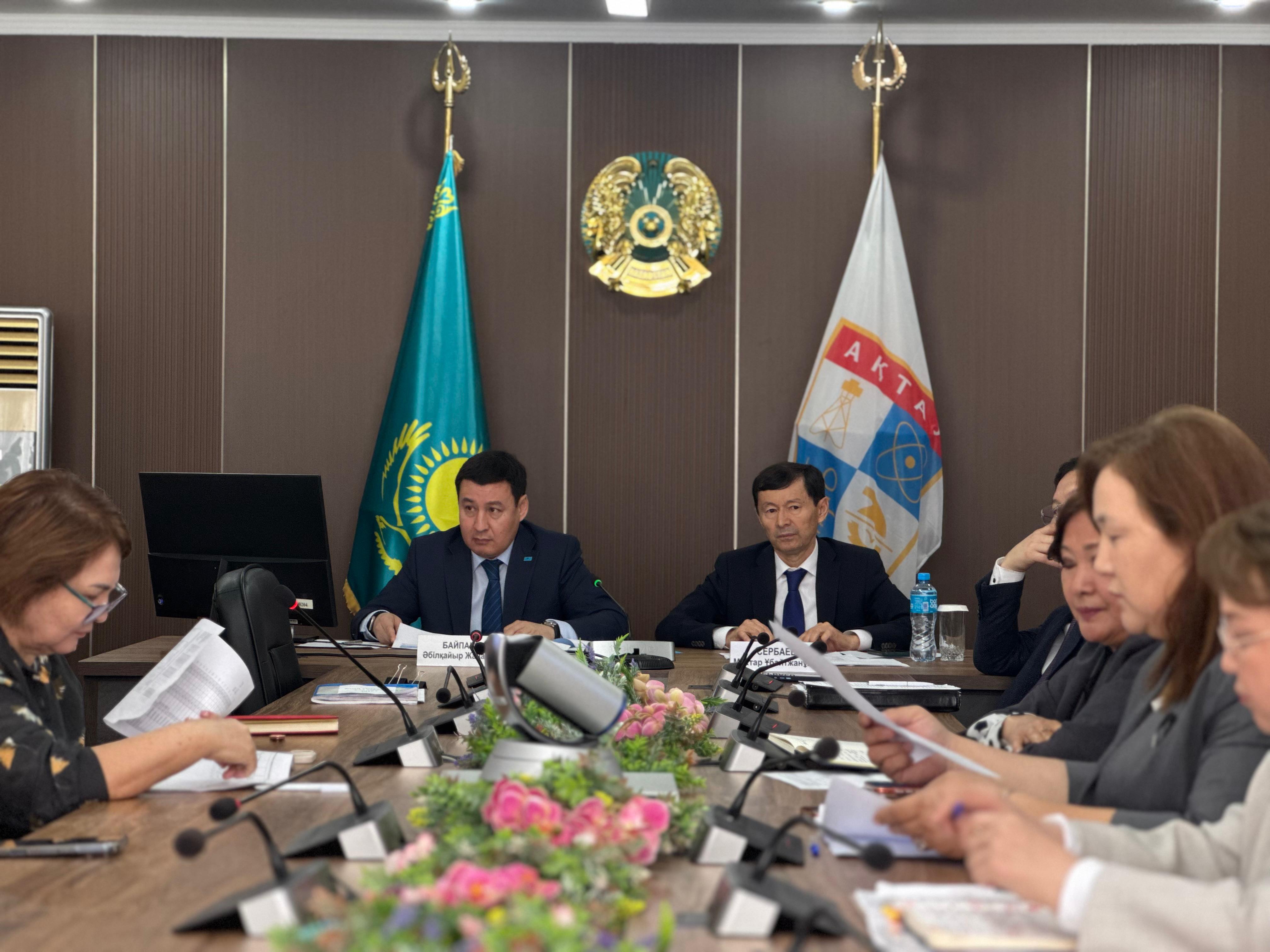 Кеше Ақтау қаласы әкімдігінде санитариялық-эпидемиологиялық ахуал мен халықты жоспарлы иммундау мәселелеріне арналған кеңес өтті.