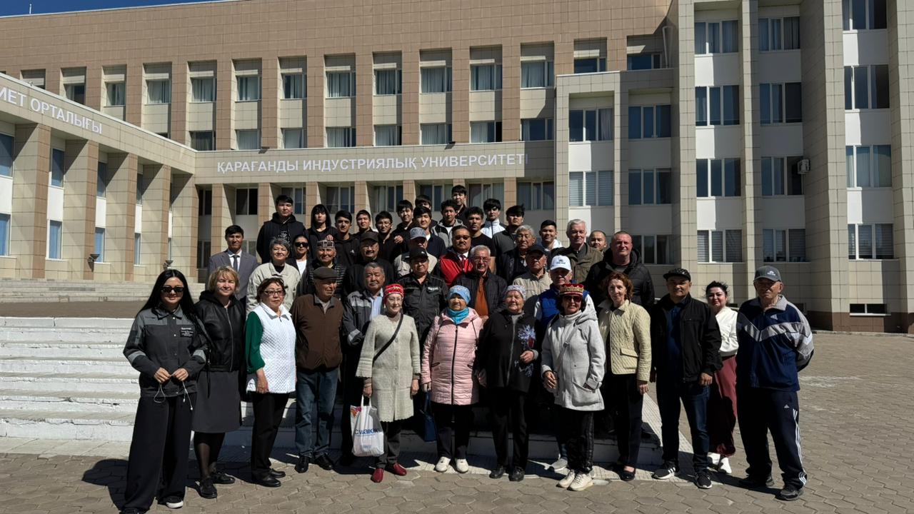 1976 ЖЫЛҒЫ ТҮЛЕКТЕР ҚАРИУ-ҒА ҚАЙТА ОРАЛЫП, АЛЛЕЯ ОТЫРҒЫЗДЫ