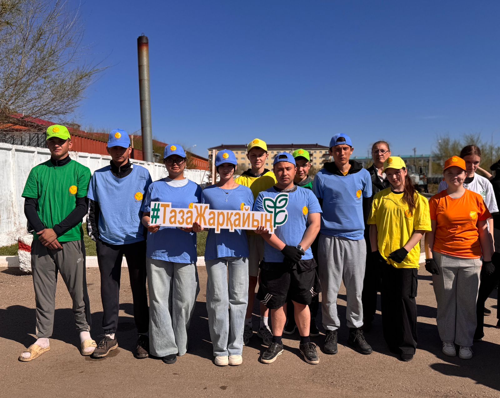 Жарқайың ауданында «Таза Қазақстан» республикалық акциясы аясында «Жастар» шағын ауданында «Ардагерлер аллеясының» салтанатты ашылуы өтті.