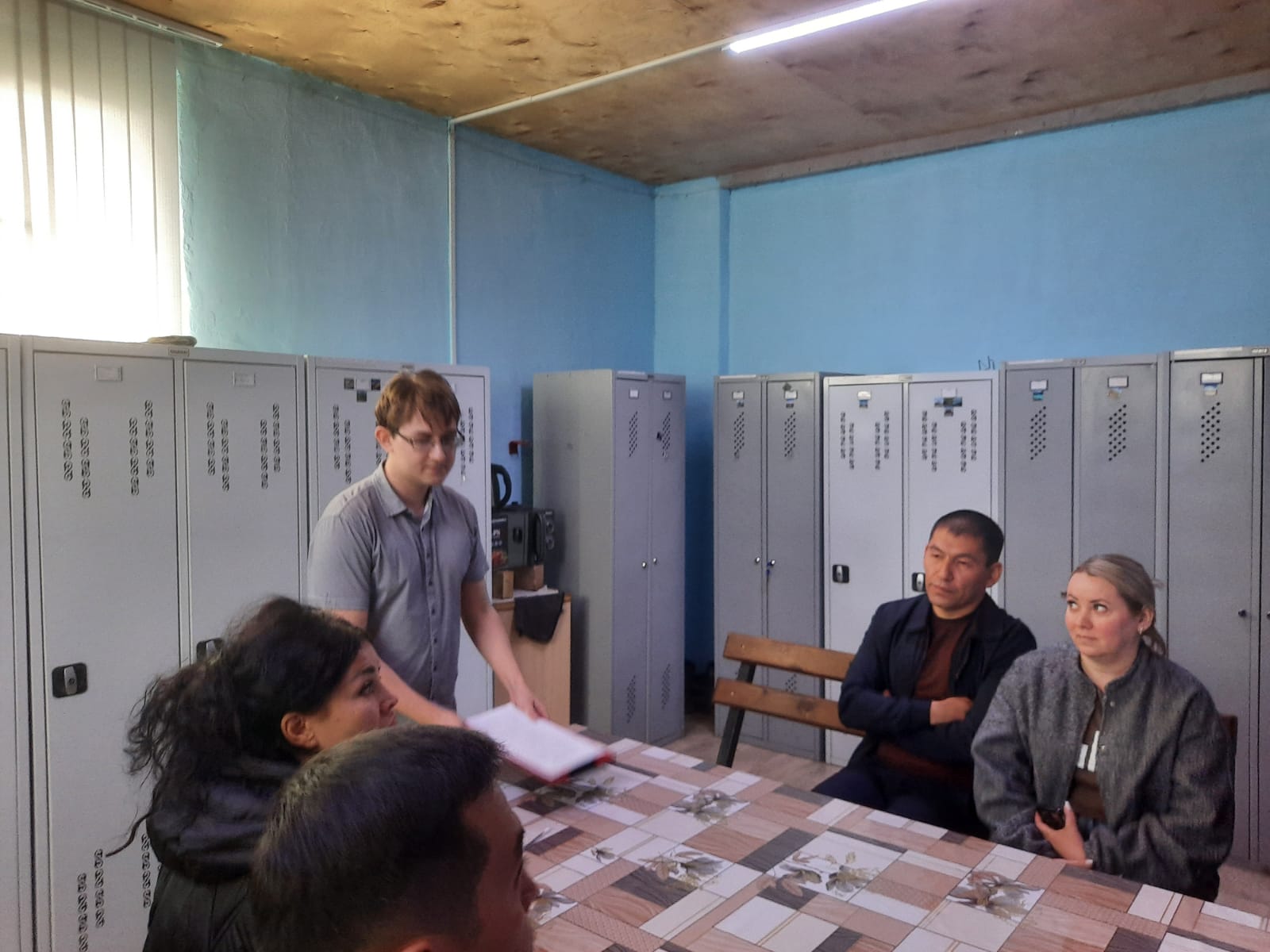 Еңбек қауіпсіздігі және еңбекті қорғау, жұмысшыларды кемсіту саласындағы мәселелерді талқылау