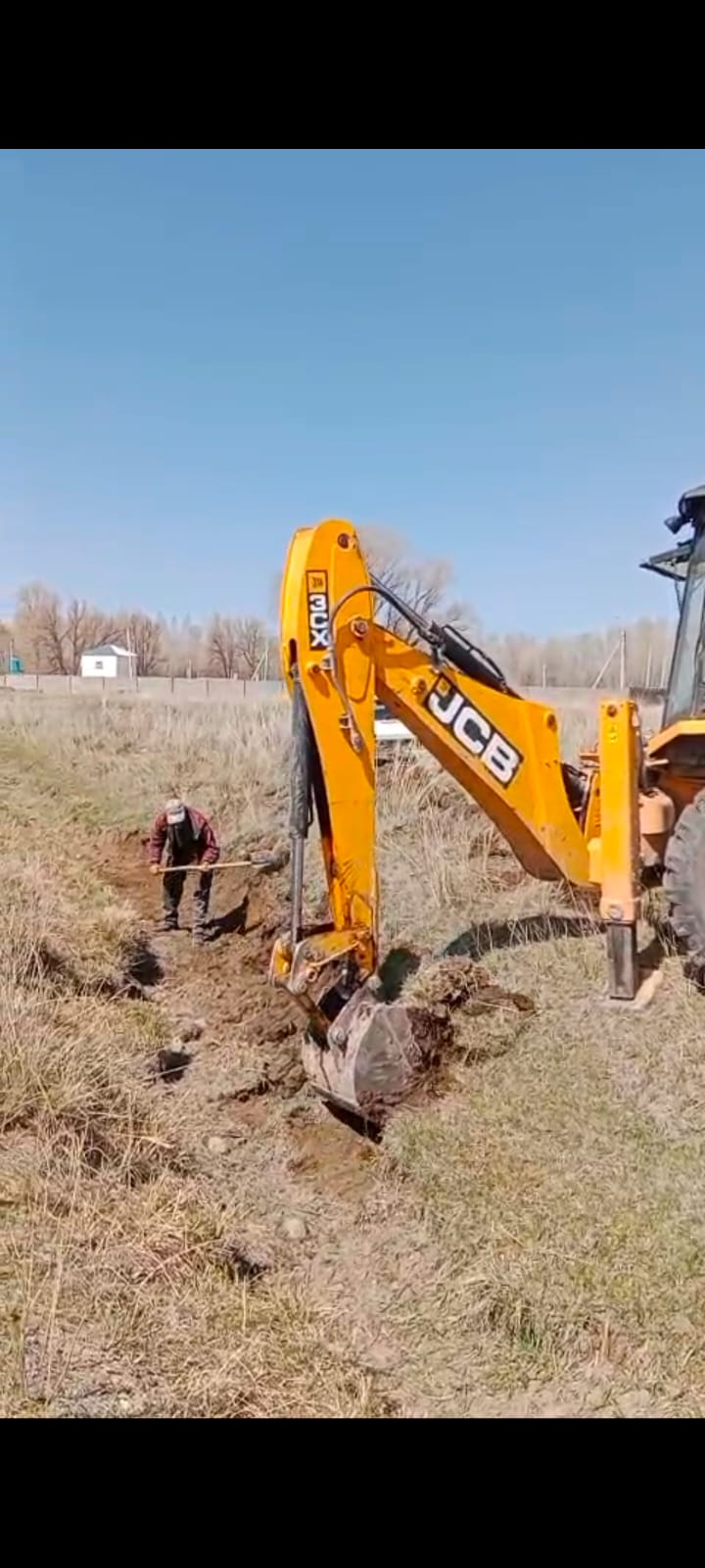 Барақ батыр ауылы Бунтовских көшесі бойындағы су ағатын арықтарды тазартылу жұмыстары