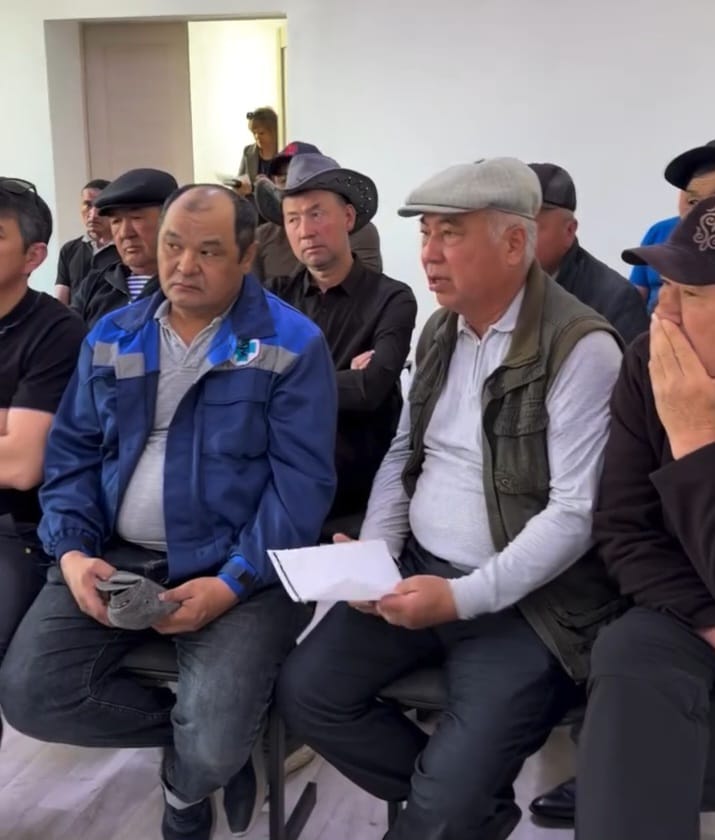 Округ бақташылары мен тұрғындарымен кездесу ұйымдастырды.