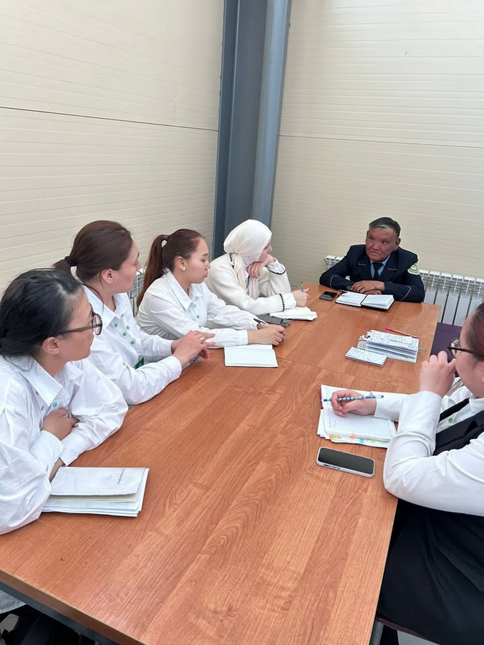 «Жезқазған қаласының ауданаралық мәжбүрлеп орындату аумақтық бөлімі» филиалының аға сот орындаушысы Р. К. Оралбаевпен «Мемлекеттік қызмет көрсету» тақырыбы аясында семинар кеңесі өткізілді