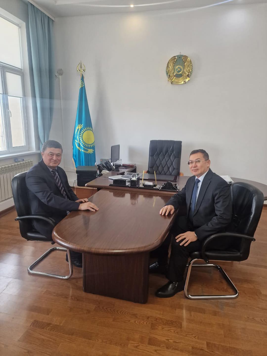 12 ақпан күні Махамбет ауданына жұмыс сапары аясында Адам құқықтары жөніндегі Омбудсменнің Атырау облысы бойынга өкілі Амангелді Аблолов аудан әкімі Қайрат Нұрлыбаевтың қабылдауында болды.