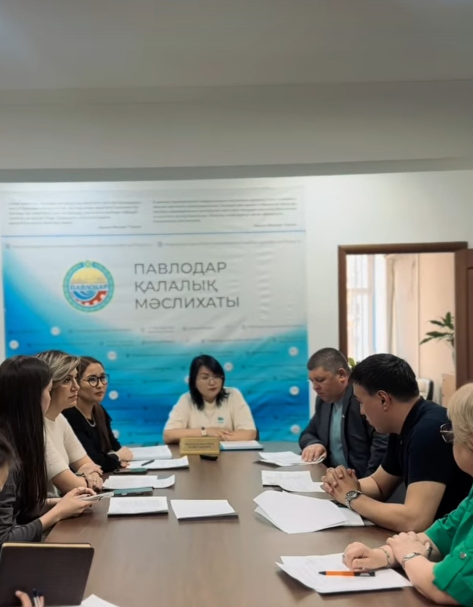 Тұрғын үй-коммуналдық шаруашылық мәселелері бойынша тұрақты комиссияның отырысы