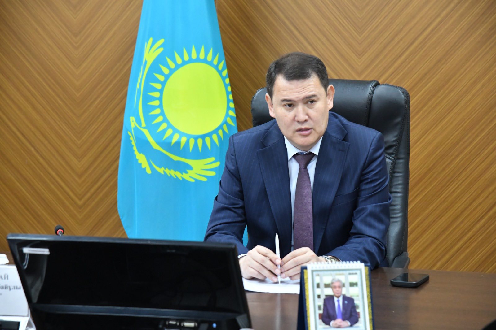 АУДАН ӘКІМІ ТҰРҒЫНДАРДЫ ЖЕКЕ МӘСЕЛЕЛЕРІ БОЙЫНША ҚАБЫЛДАДЫ