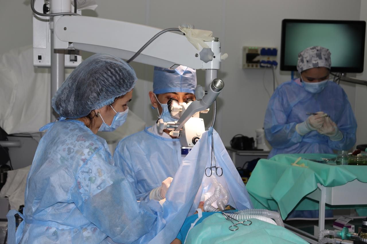700-ден астам науқас және 180 ота: Алматыда балалардың көру қабілеті қалай қалпына келтірілуде?