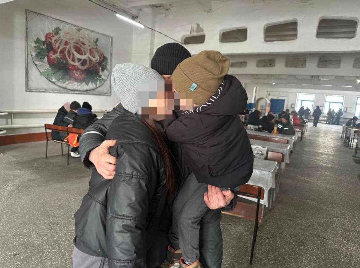 Абай облысы бойынша ҚАЖ мекемесінде сотталған ұлын ажырасу жылдарында алғаш рет құшақтады.