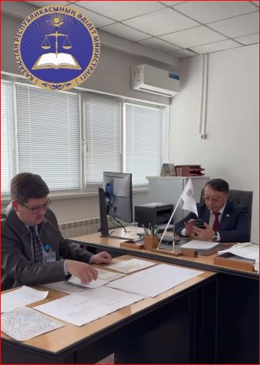 «Дина» сауда орталығының кәсіпкерлерімен кездесу