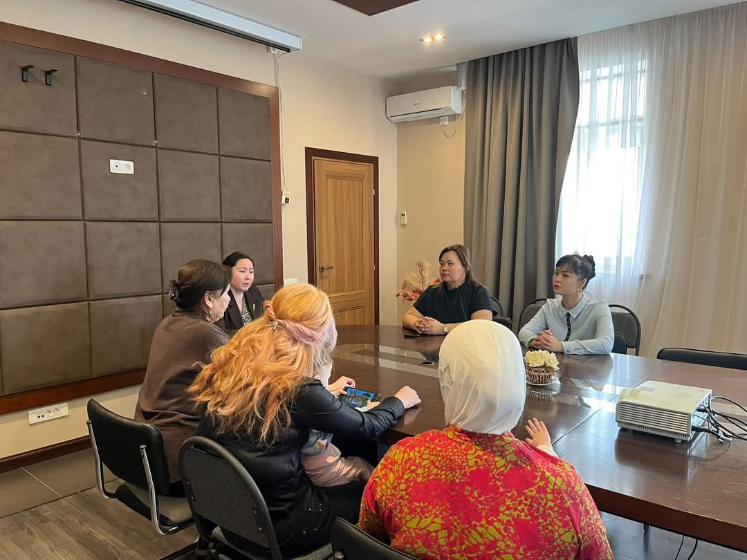 Адам құқықтары жөніндегі Ұлттық Орталықтың Атырау облысы бойынша өкілдік Атырау қалалық Тұрмыстық зорлық-зомбылық құрбандарына арнаулы әлеуметтік қызметтер көрсету орталық қызметалушылармен құқықтық-ағарту мақсатында кездесу өткізді.