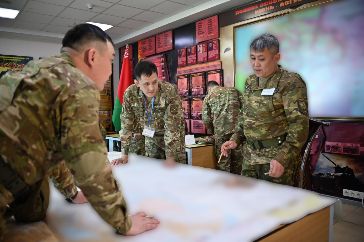 Әскери оқу орнының магистранттары мен докторанттары қорғаныс операцияларын стратегиялық деңгейде тәжірибеден өткізуде