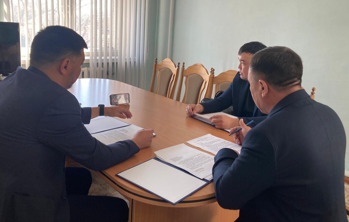 Бүгін Қорғалжын аудандық мәслихатының кезектен тыс қырық алтыншы  сессиясы өтті.