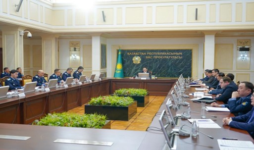 2026 жылғы 2 сәуірде ШҚО жұмыспен қамтуды үйлестіру және әлеуметтік бағдарламалар басқармасы басшысының орынбасарының міндетін атқарушы Д. г. Сарманов Бас Прокурор Б. Асыловтың төрағалығымен Қылмыстық-атқару жүйесіндегі заңдылықты қамтамасыз ету мәселелері жөніндегі алқа отырысына қатысты