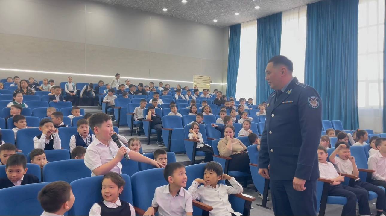 Абай облысында 400-ге жуық баланың қатысуымен қауіпсіздік сабағы өткізілді.
