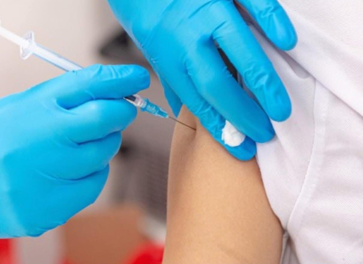 АПВ-ға қарсы вакцинация: жатыр мойны обырынан сенімді қорғаныс