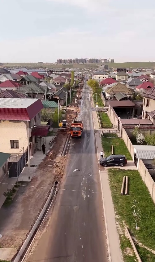 “ЖОЛ ЖАБЫНЫ БҮЛІНГЕН”: НҰРТАС ШАҒЫНАУДАНЫНДА 10 КӨШЕДЕ ҚАЙТА АСФАЛЬТ ТӨСЕЛЕДІ