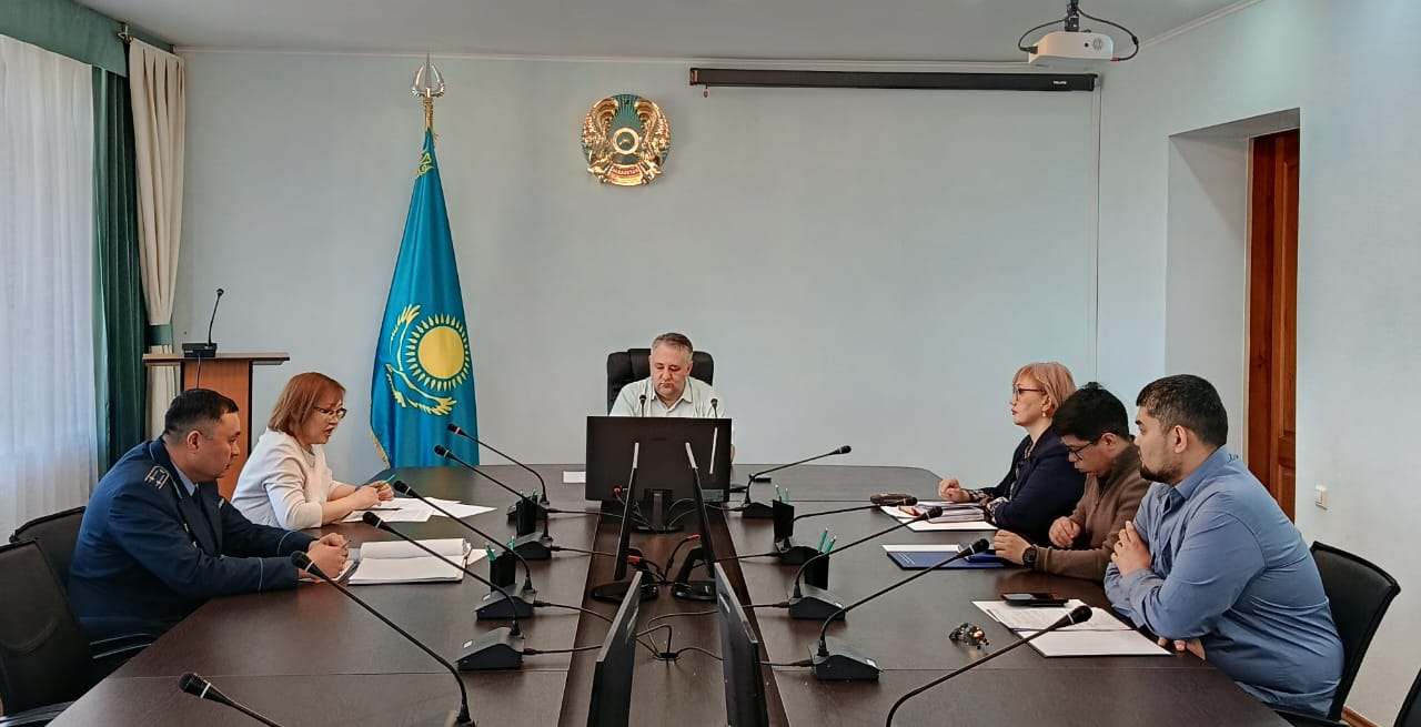 «Заседание постоянной комиссии по вопросам депутатских полномочий, прав граждан и законности, связи с общественными организациями и средствами массовой информации»