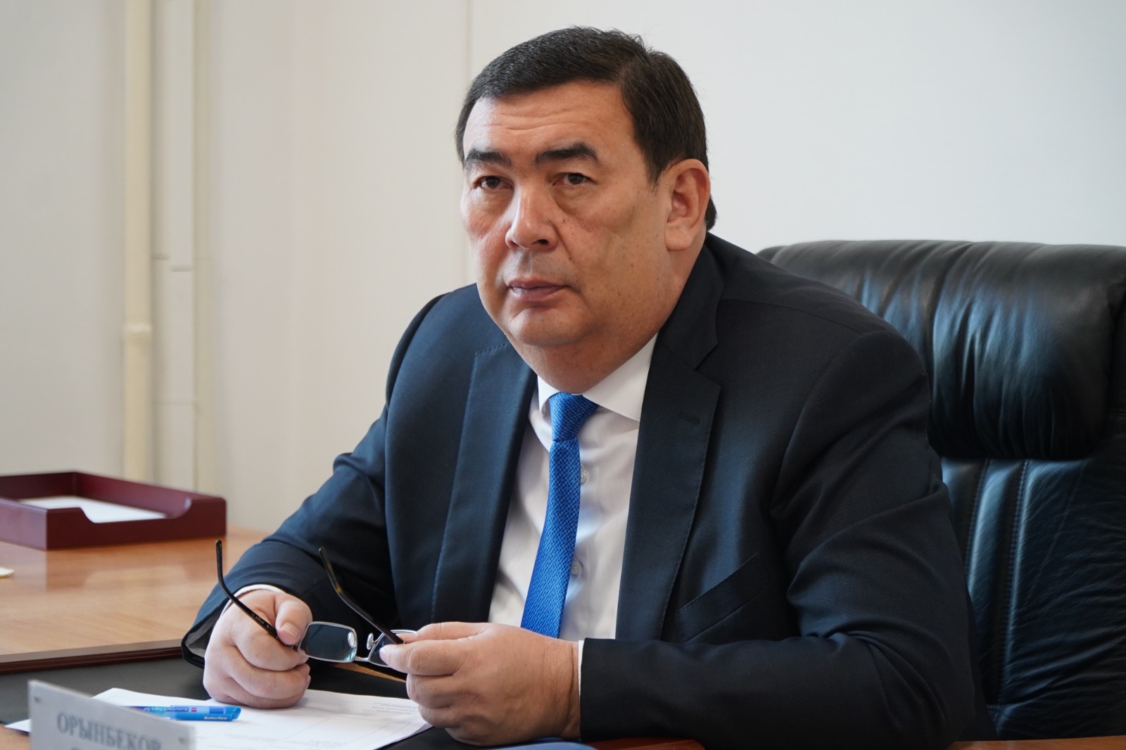 Тараз қаласының әкімі Бақытжан Орынбеков тұрғындарды жеке сауалдары бойынша қабылдады