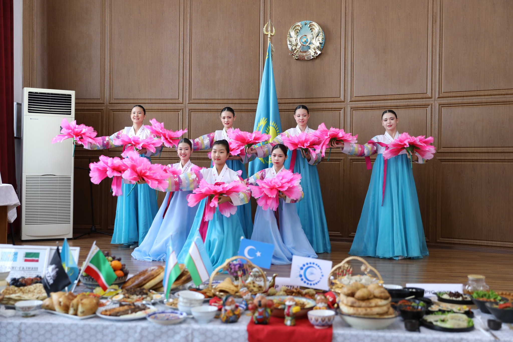 Көлік полицейлері бірлік пен халықтар достығын ұлықтады