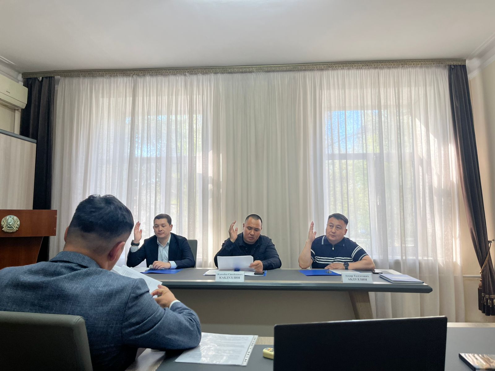 Өндірістік мәселелер және тұрғын үй-коммуналдық шаруашылықты дамыту жөніндегі тұрақты комиссия отырысы