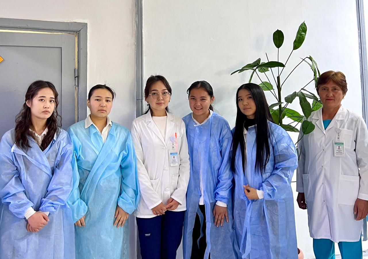 Алматы облысында мектеп оқушыларына кәсіби бағдар және алғашқы медициналық көмек көрсету дағдылары үйретіле бастады