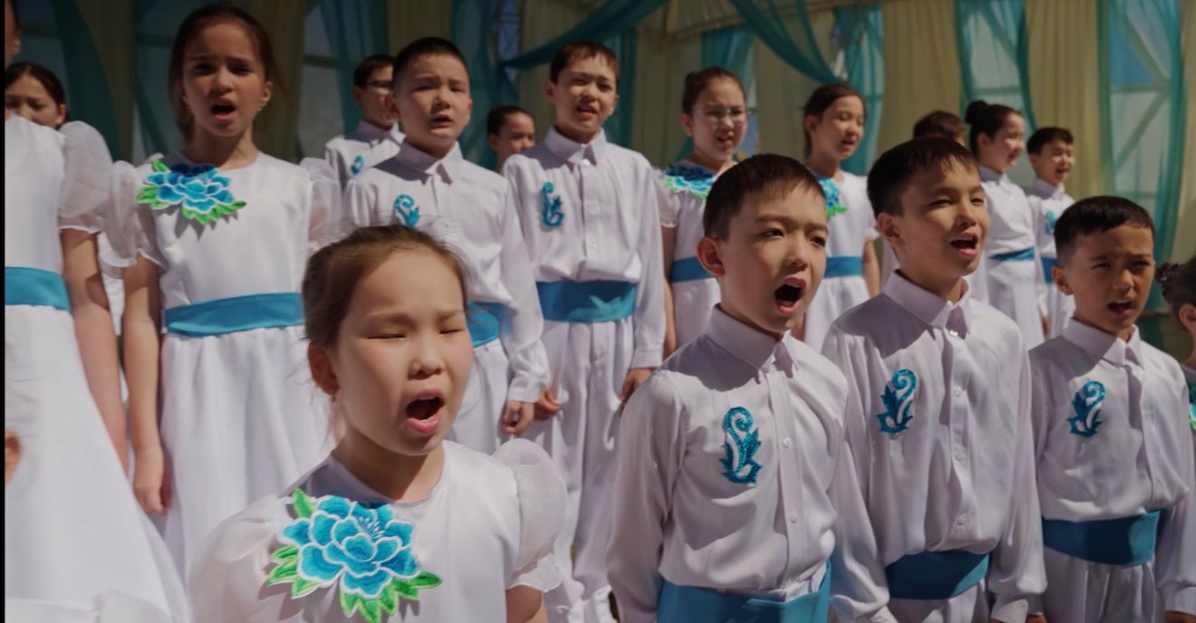 Необычный музыкальный флешмоб ко Дню единства прошёл в Астане