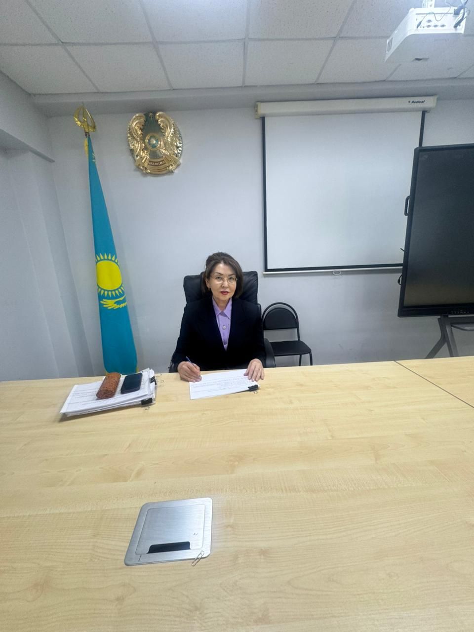 2025 жылдың  24 сәуір айында ШЖК КМК “Қапшағай аудандық ауруханасында” Халықты әлеуметтік қорғау саласындағы реттеу және бақылау комитетінің Алматы облысы бойынша департаментінің басшы орынбасары Г.Ботабекова, Алматы облысы денсаулық сақтау басқармасының басшы орынбасары Г. Жунусова, әдіснама және бақылау бөлімінің  мамандары және Қонаев қаласының, Талғар қаласының, Іле, Еңбекшіқазақ аудандардың ДКК төреғаларының қатысуымен семинар жүргізілді.
