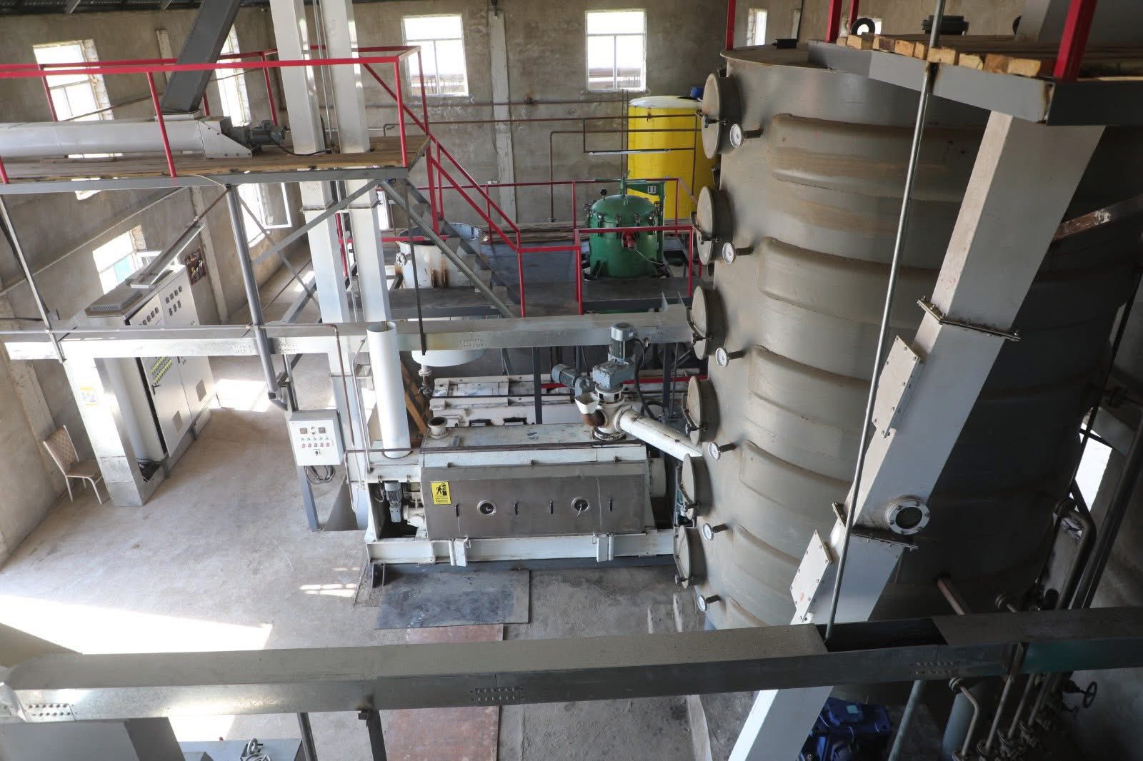 ТҮРКІСТАН: САРЫАҒАШ АУДАНЫНДА ҚҰНЫ 1 МЛРД ТЕҢГЕНІ ҚҰРАЙТЫН ӨСІМДІК МАЙЫН ӨНДІРЕТІН ЖАҢА ЗАУЫТ ІСКЕ ҚОСЫЛДЫ