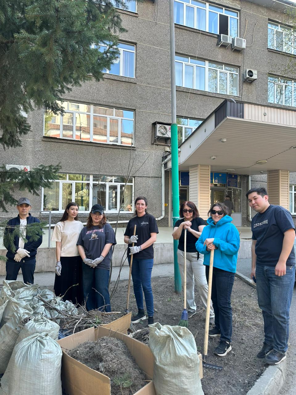 «Шығысқазжерқойнауы» ӨД қызметкерлері жыл сайынғы көктемгі сенбілікке қатысты