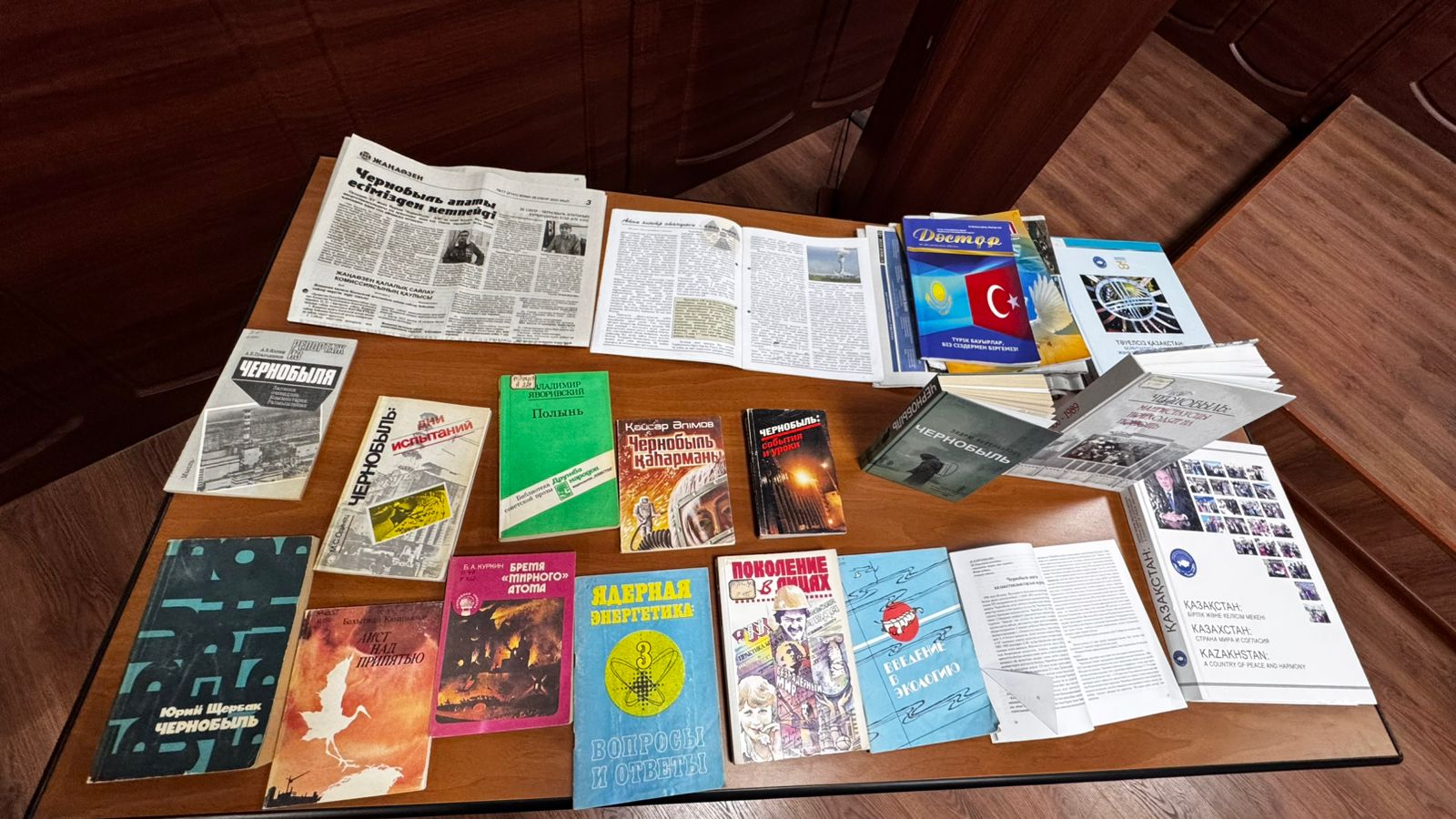 «Қаралы сәуір: Чернобыль жаңғырығы» және «1 мамыр – Бірлік күні» тақырыптарында кітапханашылармен кездесу өтті