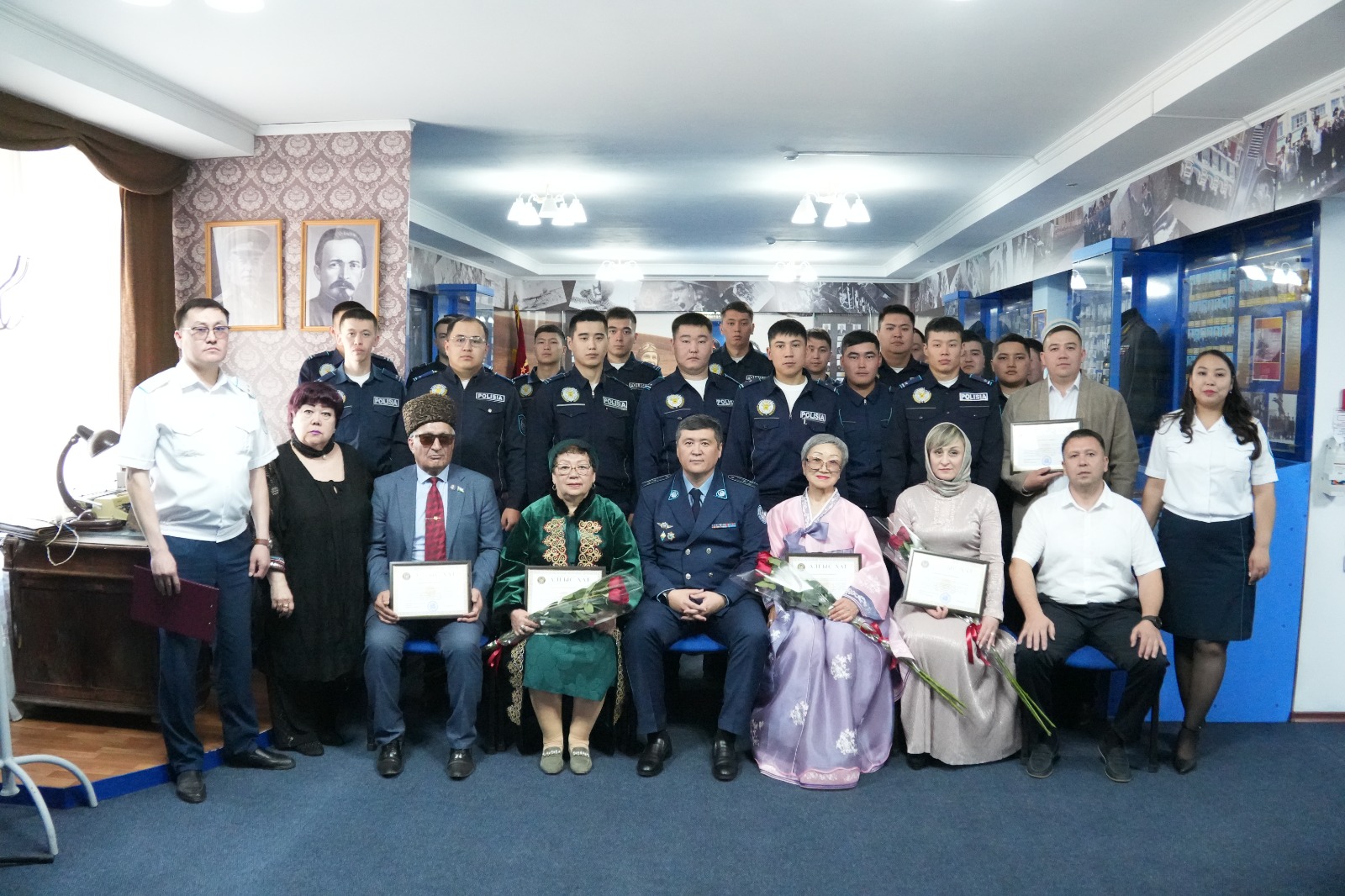 Ұрпақтар сабақтастығы: Бірлік күні қарсаңындағы кездесу